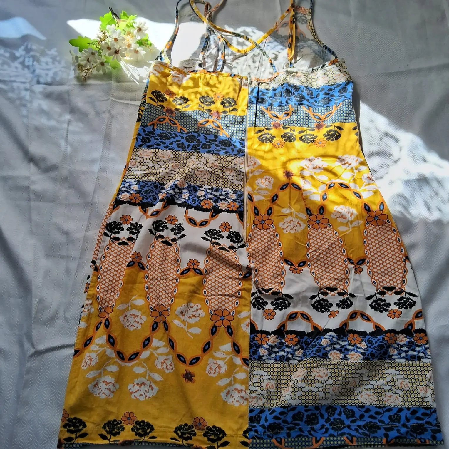 Vestido floral amarelo com alcinha costas