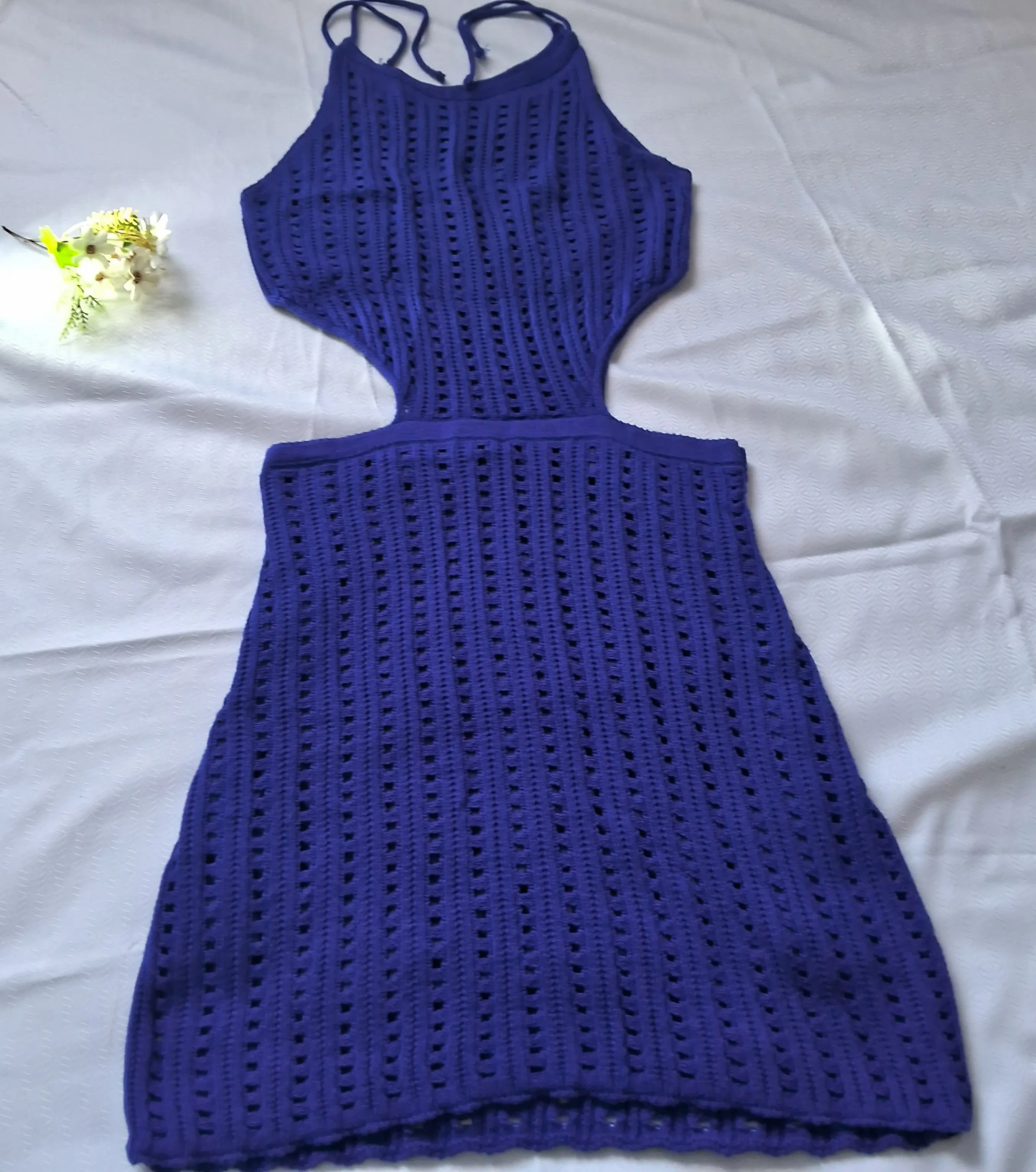 Vestido Azul com Recortes Laterais
